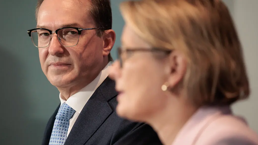 Skepsis gegenüber Dobrindts Investitionsschutzgesetz