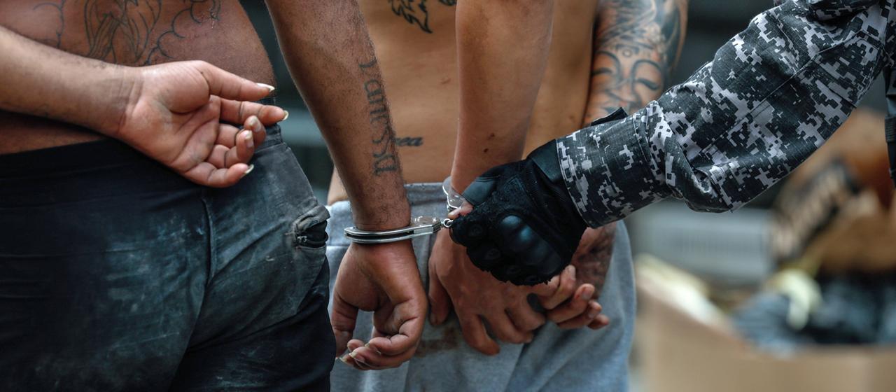 Brasiliens Kampf gegen Bandenkriminalität und die Auswirkungen auf die Gesellschaft