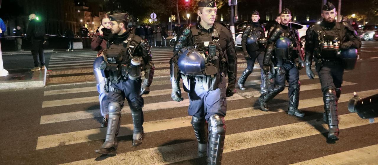 Maßnahmen gegen Unruhen in Frankreich und Italien