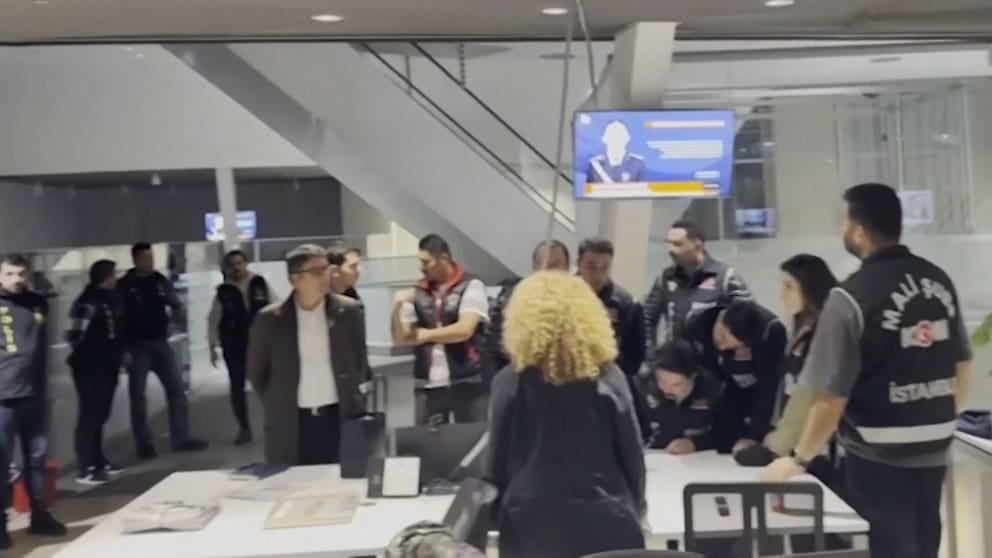 Polizeieinsatz bei Halk TV in der Türkei