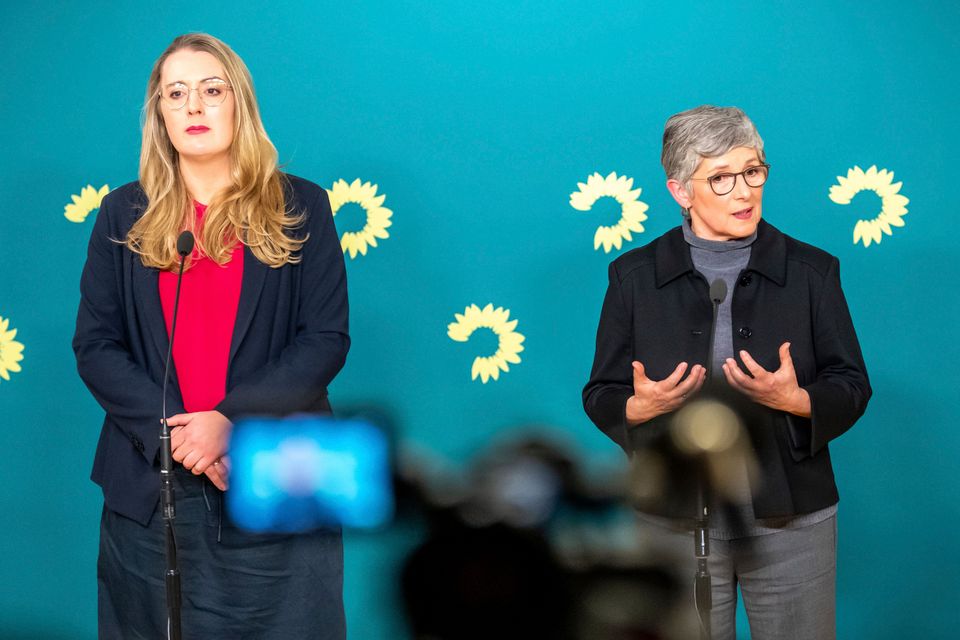 Grüne fordern neue Strategie gegen AfD