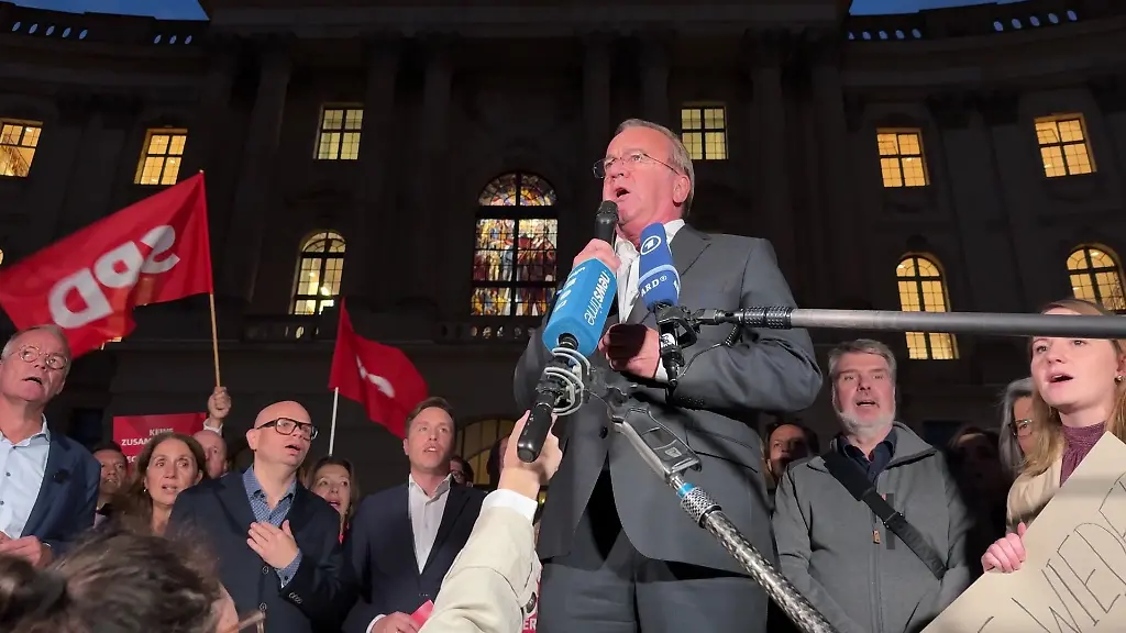 Protest der SPD gegen AfD-Wahl