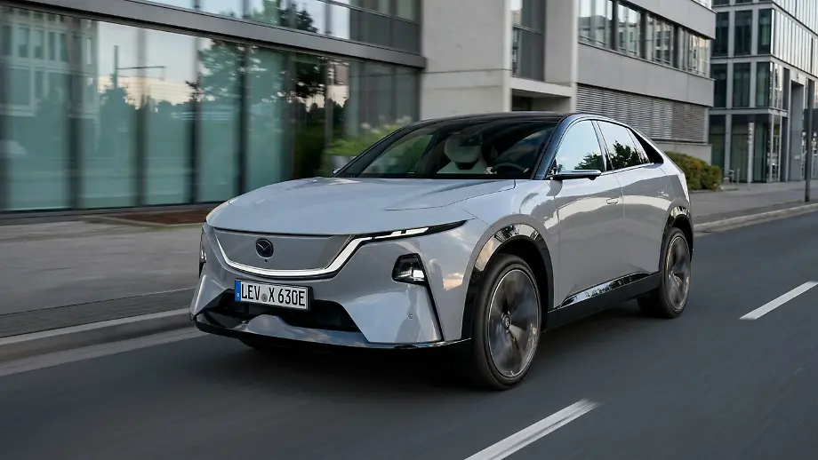 Mazda startet Elektro-Offensive mit CX-6e