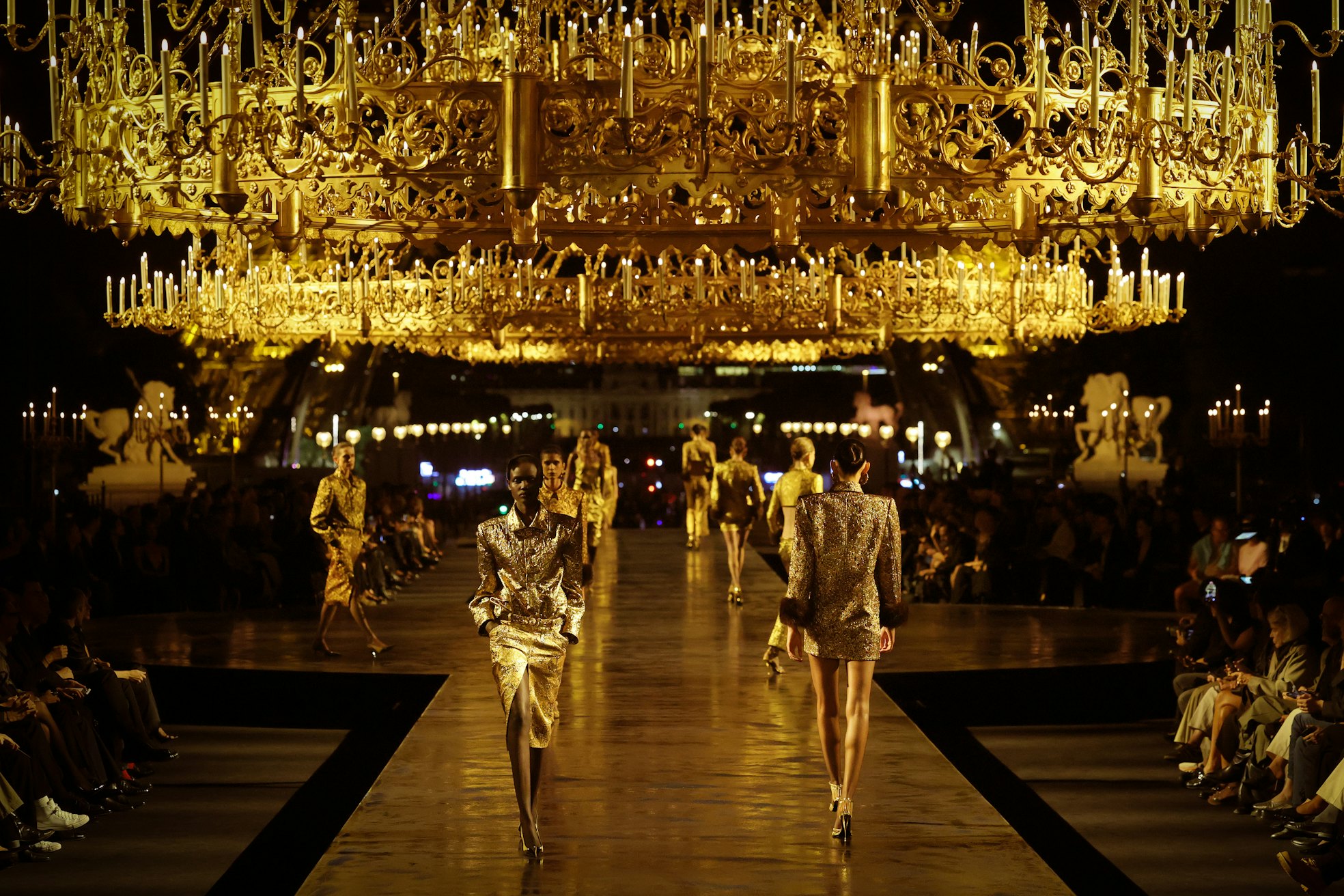 Modewoche in Paris: Glanz und Tücken