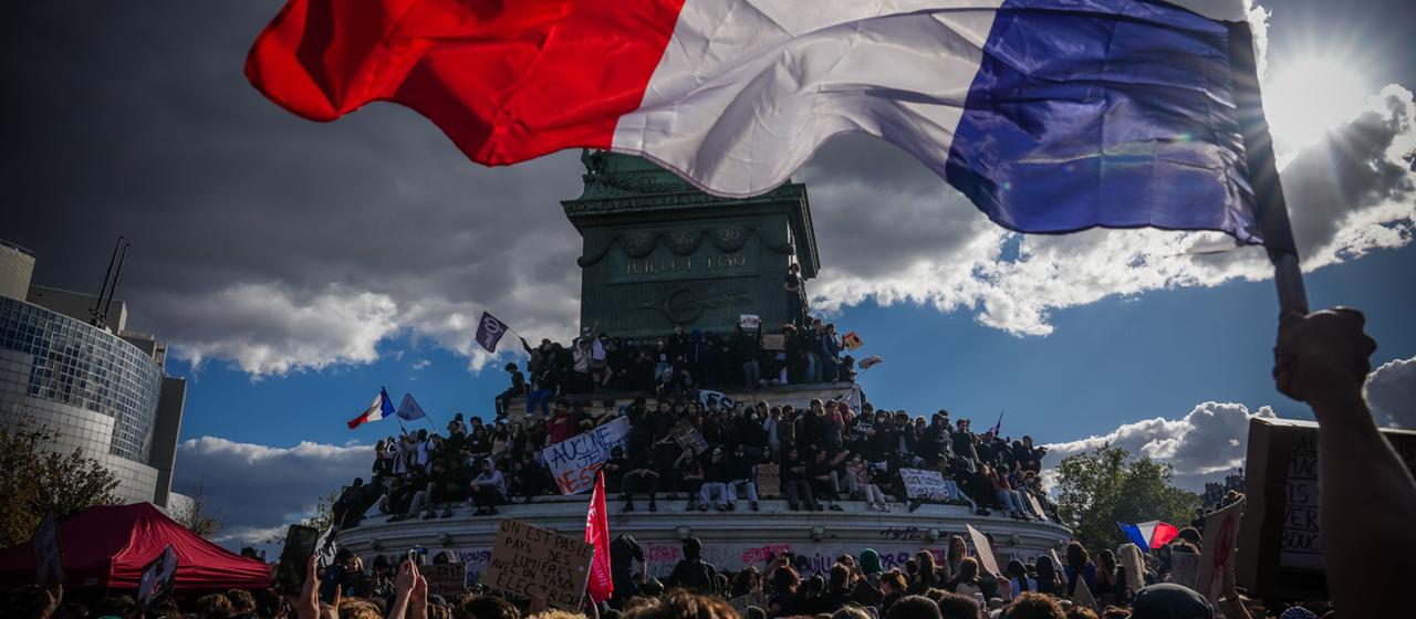 Frankreich plant Tausende Vertretungslehrer als Reaktion auf Schülerproteste