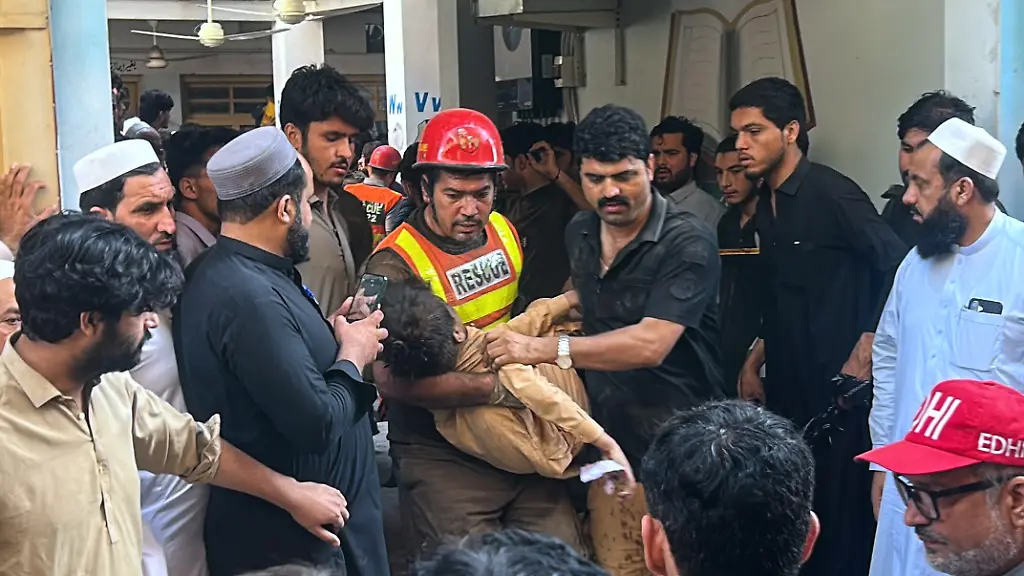 Schuldach-Einsturz in Pakistan: Mehrere Todesopfer