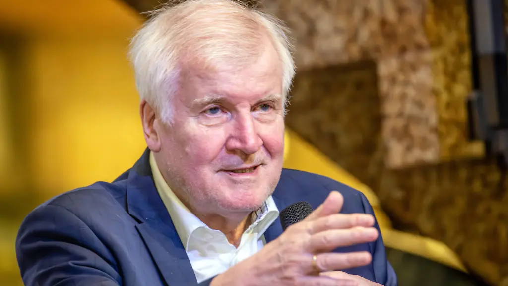 Seehofer kritisiert Regierung für leere Versprechen