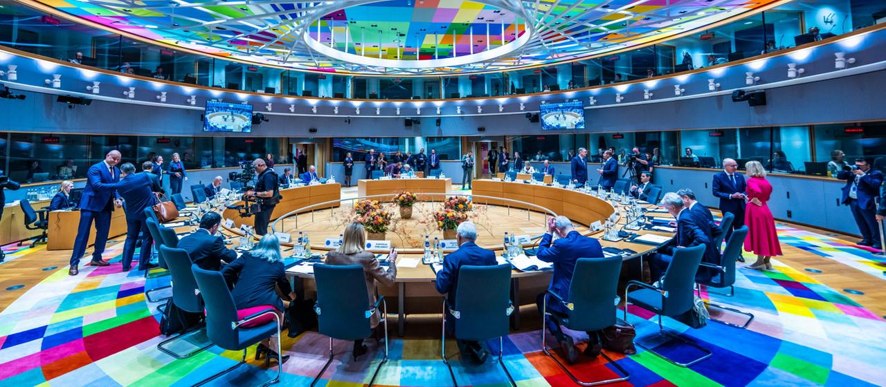 Der Streit um das EU-Budget: Sparmaßnahmen und Gegner