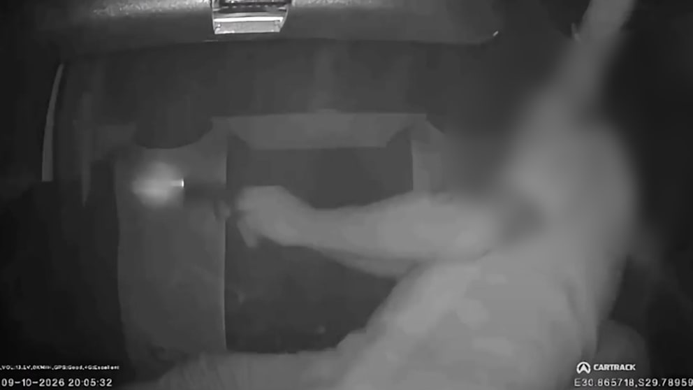 Dashcam zeigt dramatischen Vorfall: Mann beschützt Tochter bei Überfall