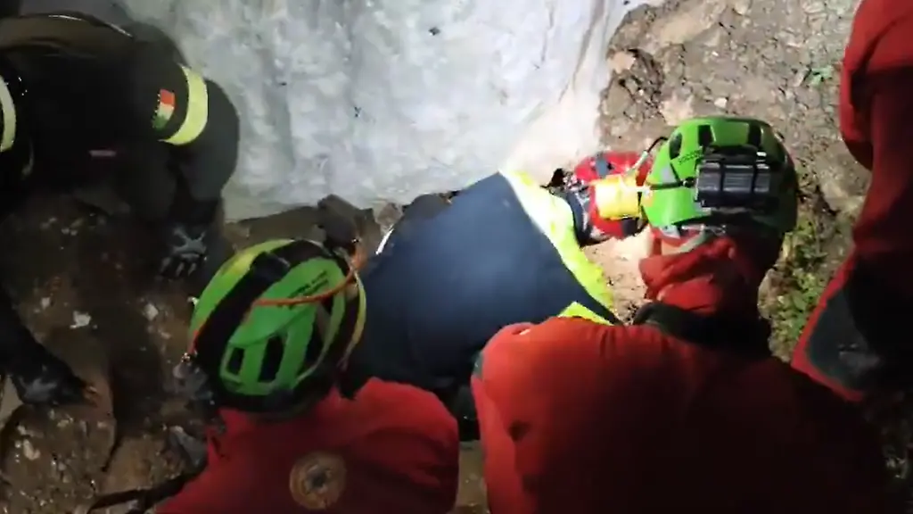 Höhlenforscher nach 27 Stunden aus Sardiniens Canyon gerettet