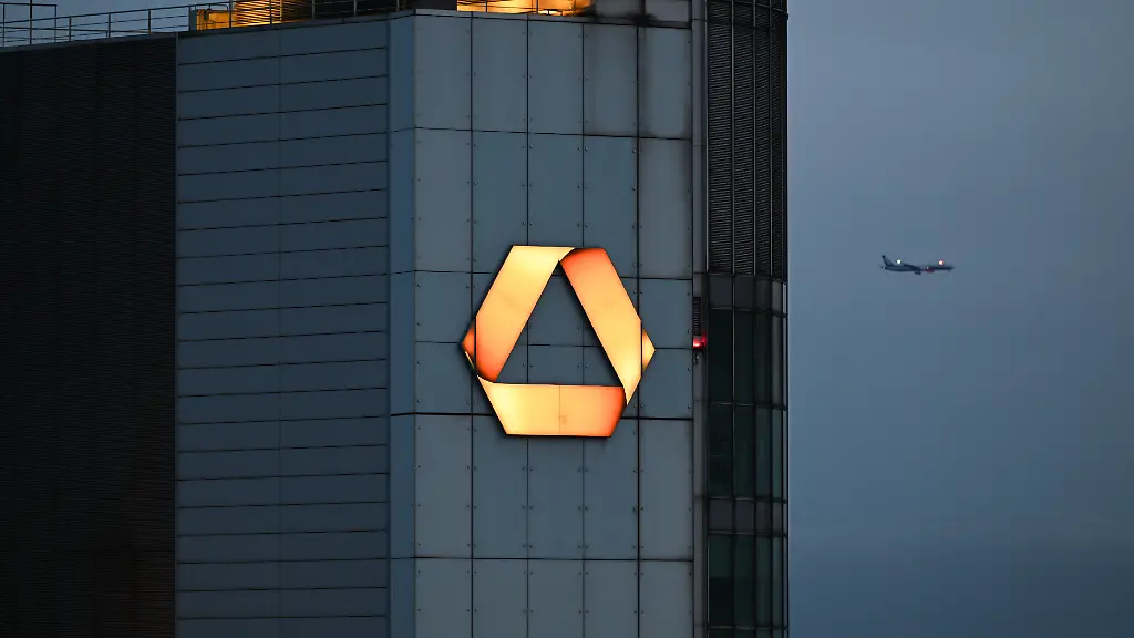 Unicredit übernimmt Kontrolle über Commerzbank