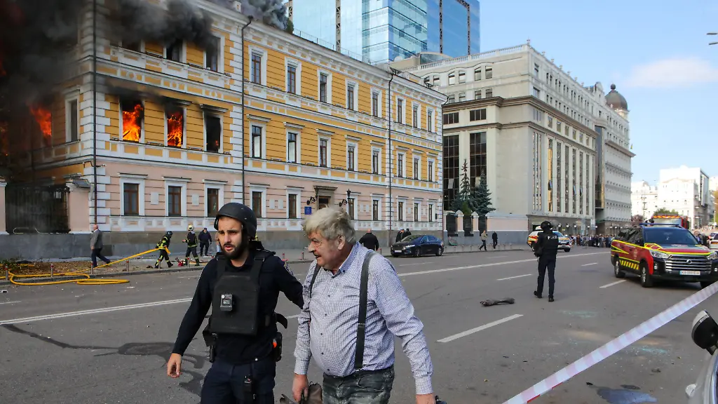 Russland kündigt Vergeltung an und warnt Ausländer in Kiew