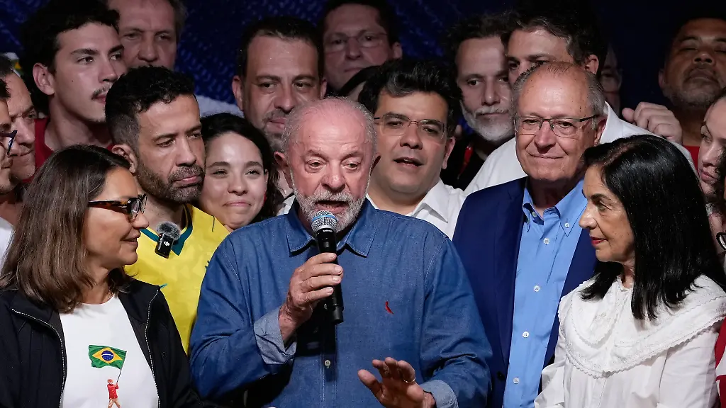 Lulas Überraschungssieg in Brasilien: Herausforderungen für die vierte Amtszeit