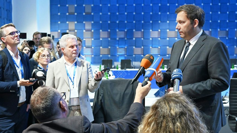 Lars Klingbeil: Herausforderungen auf internationaler Bühne