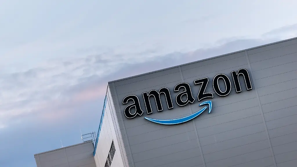 Sorge ums Weihnachtsgeschäft: KI-Kosten reißen Milliardenloch in Amazons Bilanz