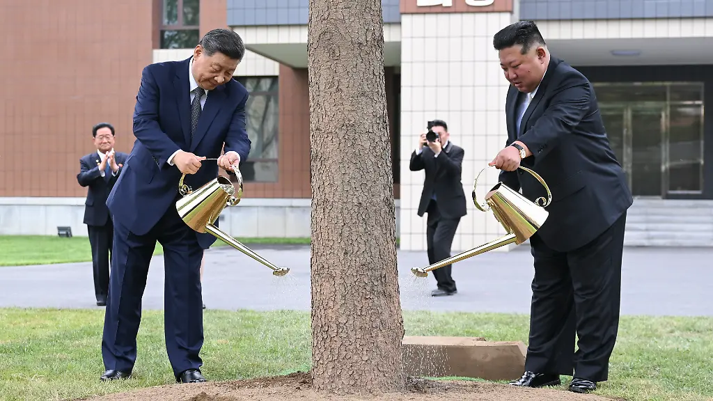 Kim Jong Uns Überfahrt nach China: Ein unerwarteter Besuch