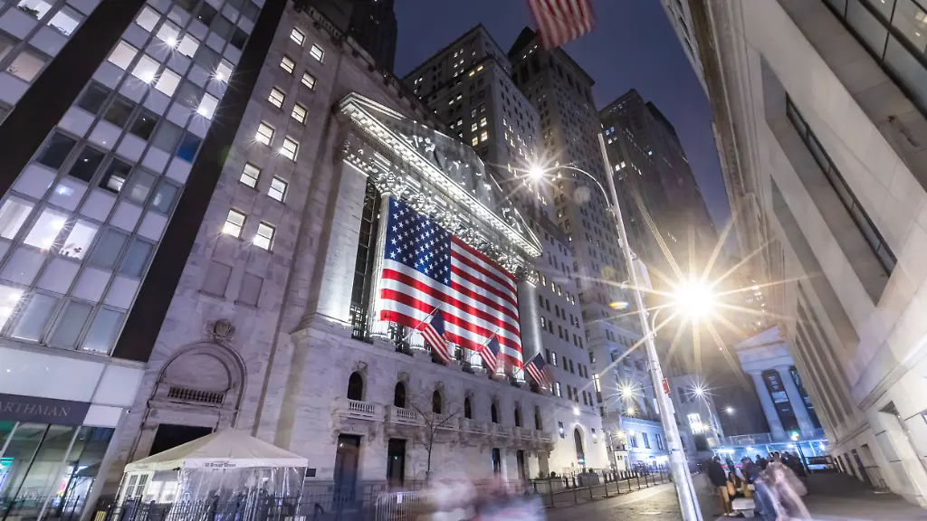 Stabile Ölpreise und starke KI-Nachfrage treiben Wall Street zu Rekorden